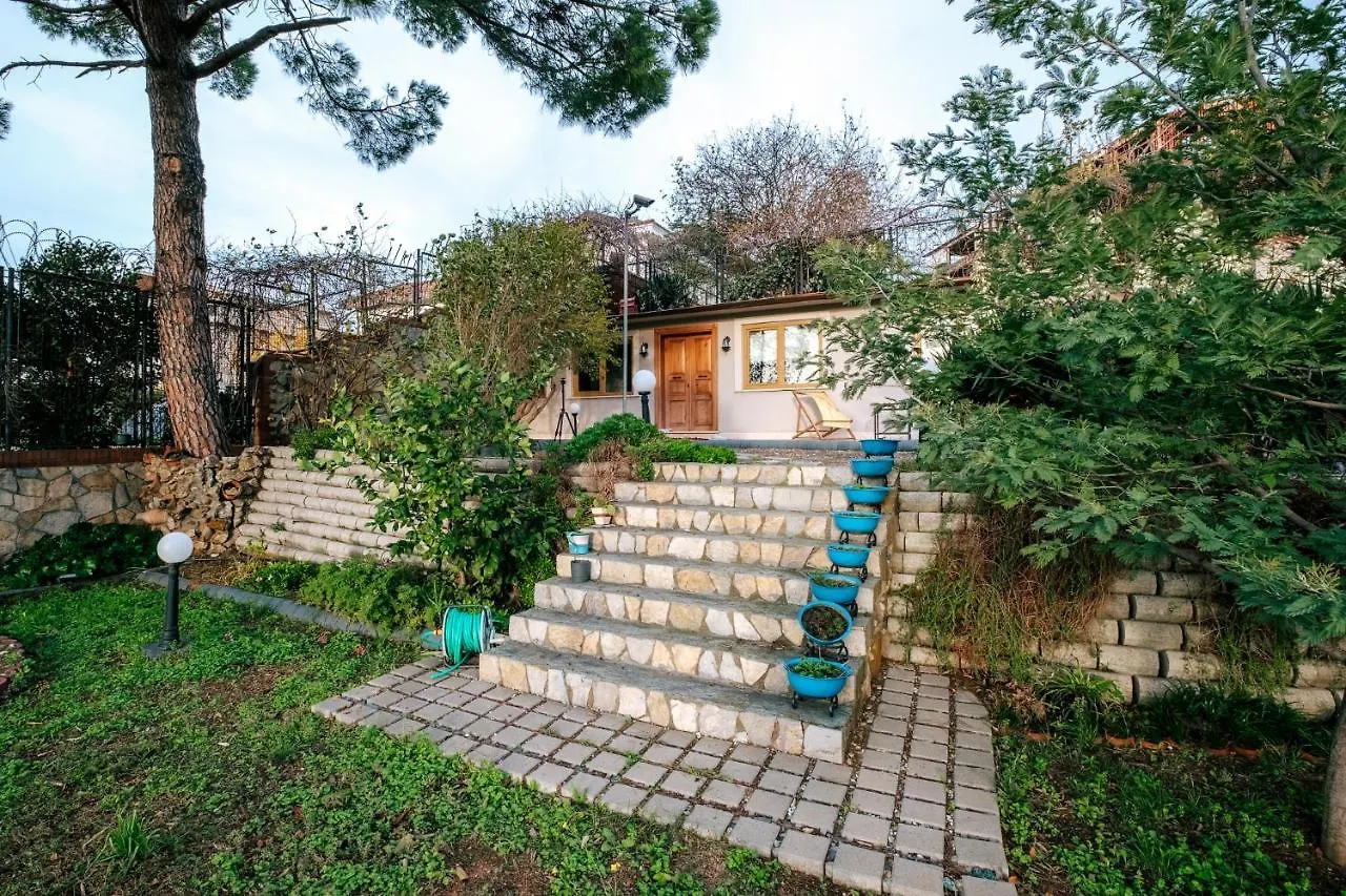 House With Garden And Bosphorus View In Kuzguncuk Villa Istanbul
